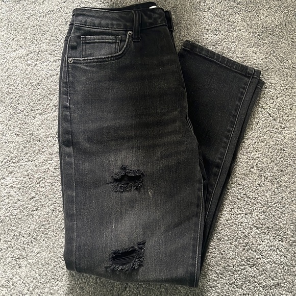 Forever 21 high rose black ripped jeans - Picture 1 of 3